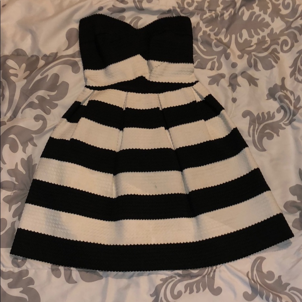 Short strapless dress